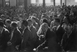 Versammlung in der Halle