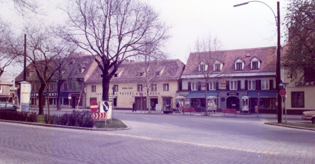 Datei:Lendplatz haeuserzeile kubinzky.jpg