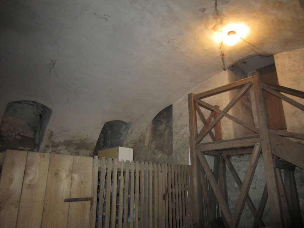 Datei:Plachelhofstraße 11 a, Kellerstiege Süd.JPG