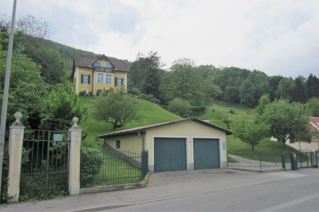 Datei:Göstinger Straße 193, 197.JPG