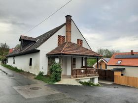 Straßenfront nach Restaurierung - 2021