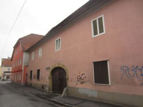 Straßenfassade mit Portal - 2015