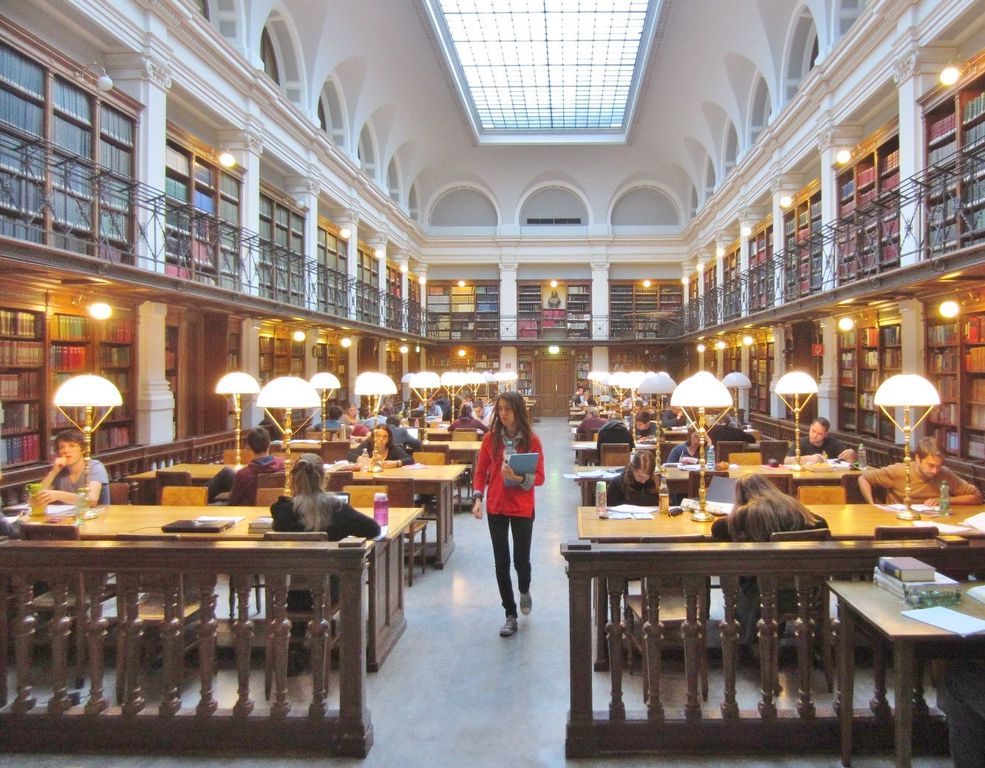 Datei:UB, Lesesaal 2015.JPG