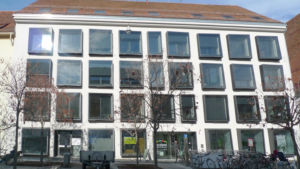 Datei:Graz Karmeliterplatz 2 L1190124.jpg