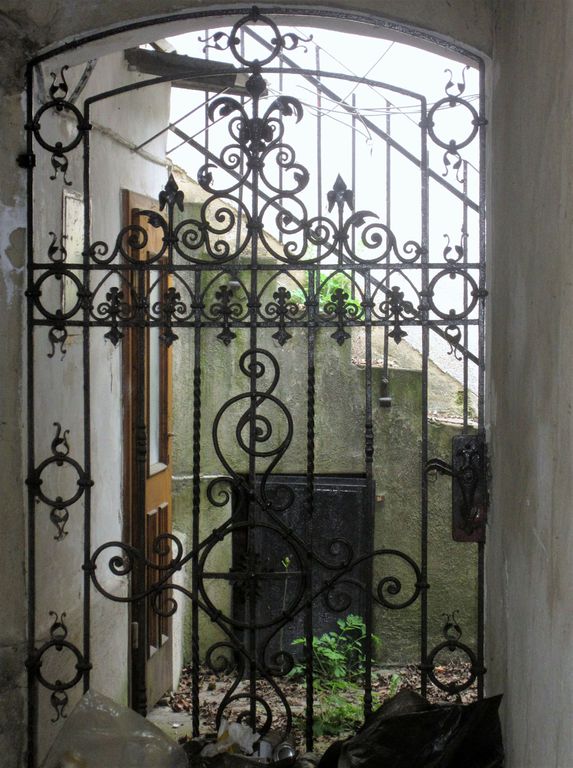 Datei:Heinrichstraße 73, Gitter.JPG