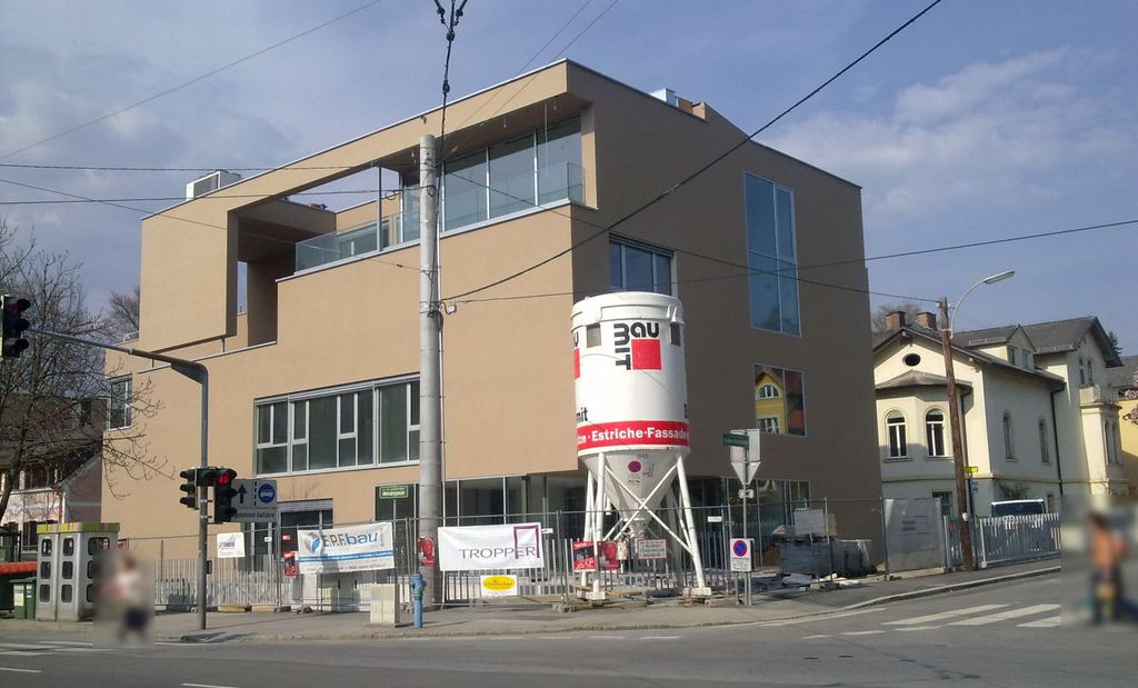 Datei:Hallerschloßstraße1 Graz 2013 B.jpg