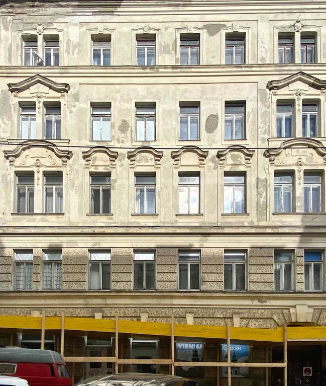 Datei:Wien Esterhazygasse 18 01.jpeg