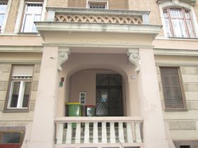 Das Portal von Prangelgasse 5